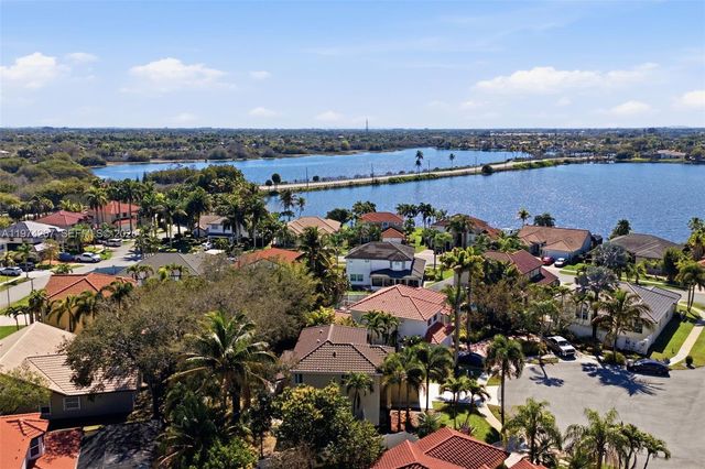 1521 NW 178th Ter, Pembroke Pines, FL 33029