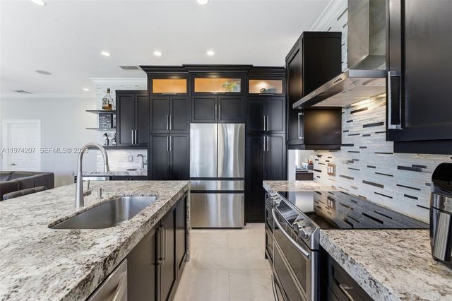 1521 NW 178th Ter, Pembroke Pines, FL 33029