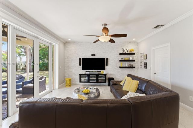 1521 NW 178th Ter, Pembroke Pines, FL 33029