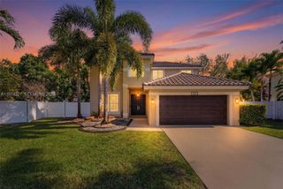 1521 NW 178th Ter, Pembroke Pines, FL 33029