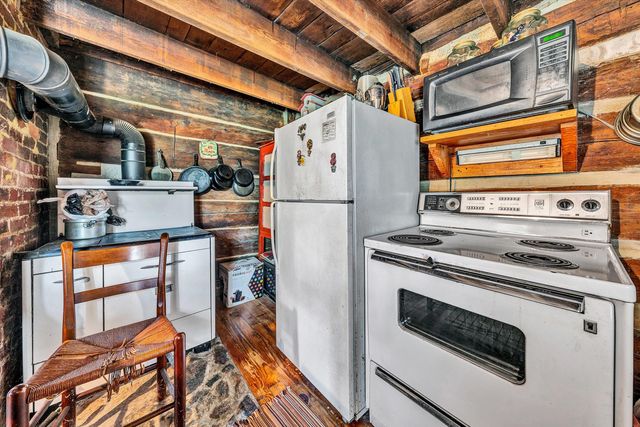1155 Gaston RD, Vinton, VA 24179