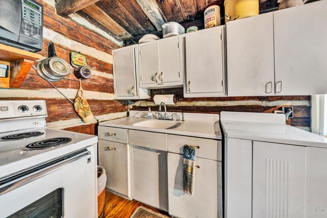1155 Gaston RD, Vinton, VA 24179