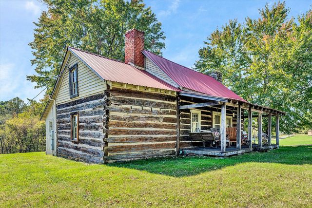1155 Gaston RD, Vinton, VA 24179