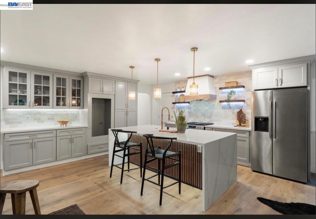 1084 Jamie Dr, Concord, CA 94518