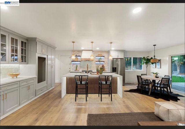 1084 Jamie Dr, Concord, CA 94518