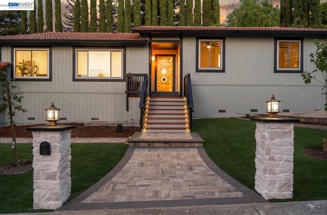 1084 Jamie Dr, Concord, CA 94518