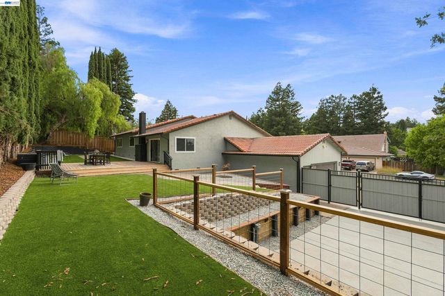 1084 Jamie Dr, Concord, CA 94518