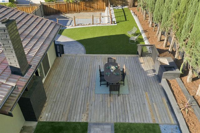 1084 Jamie Dr, Concord, CA 94518