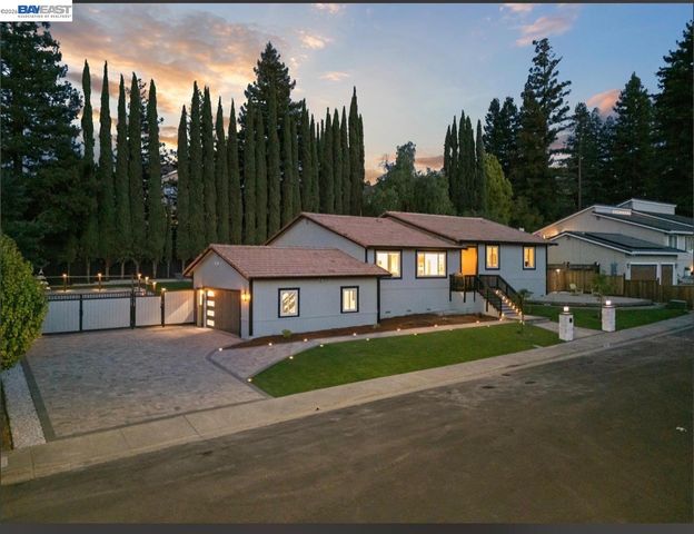 1084 Jamie Dr, Concord, CA 94518