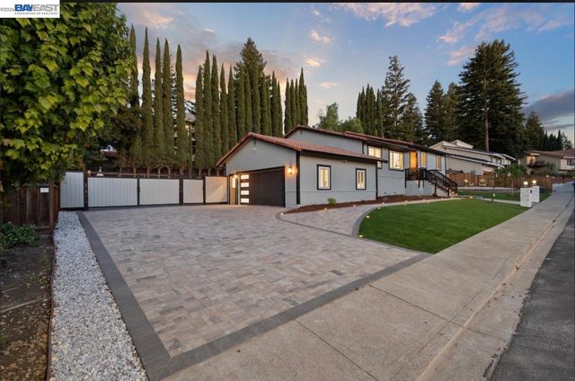1084 Jamie Dr, Concord, CA 94518