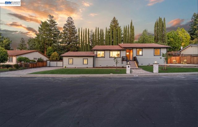 1084 Jamie Dr, Concord, CA 94518