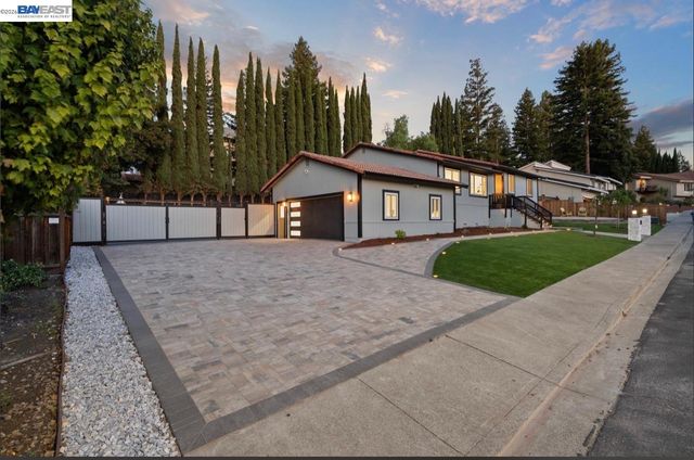 1084 Jamie Dr, Concord, CA 94518