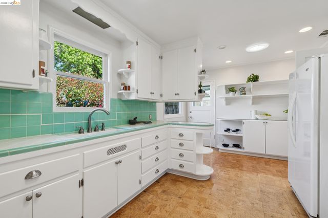 716 Ashbury Ave, El Cerrito, CA 94530