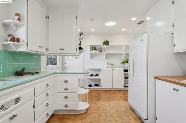 716 Ashbury Ave, El Cerrito, CA 94530