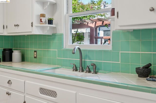 716 Ashbury Ave, El Cerrito, CA 94530