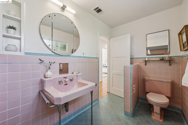 716 Ashbury Ave, El Cerrito, CA 94530