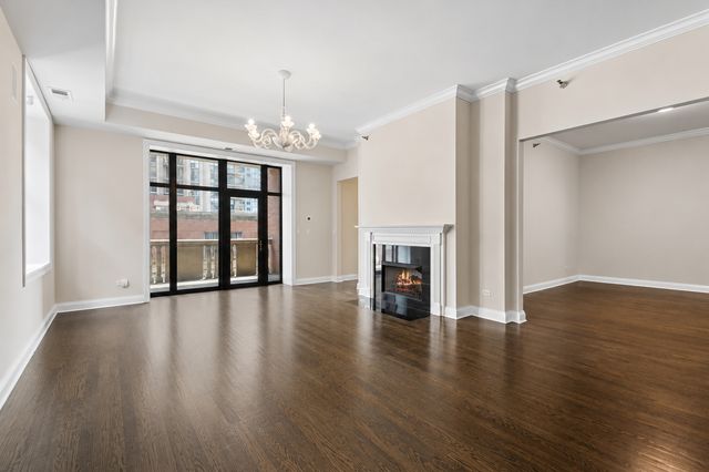 30 W ERIE Street 501, Chicago, IL 60654