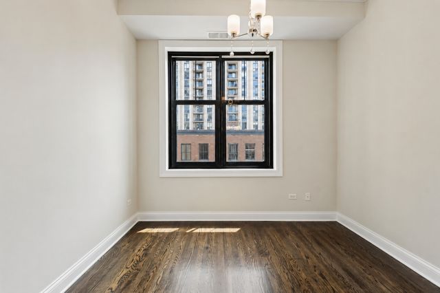 30 W ERIE Street 501, Chicago, IL 60654