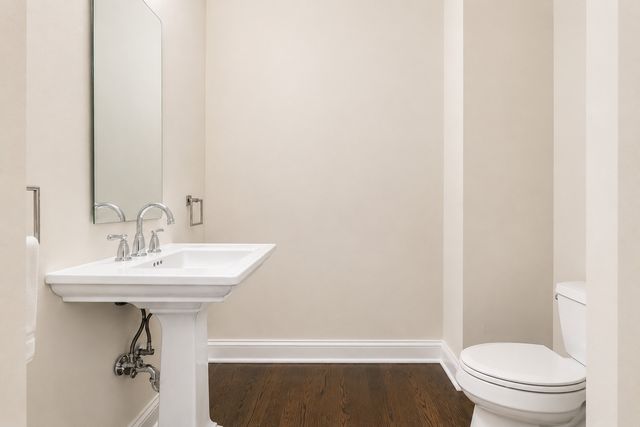 30 W ERIE Street 501, Chicago, IL 60654