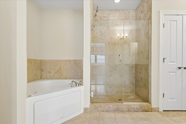 30 W ERIE Street 501, Chicago, IL 60654