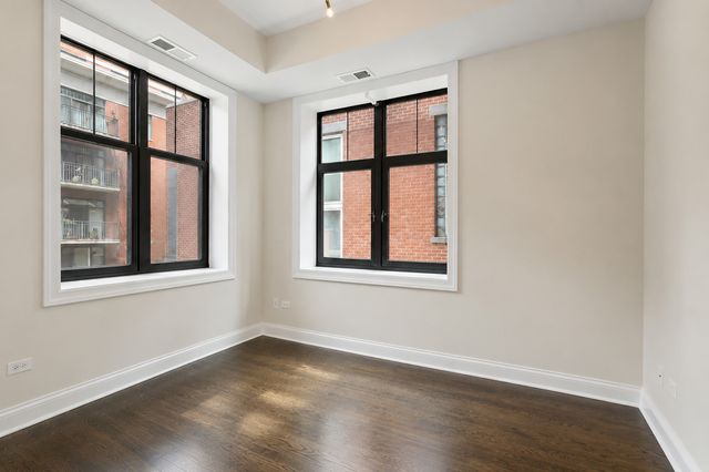 30 W ERIE Street 501, Chicago, IL 60654
