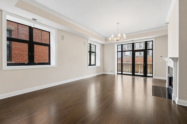 30 W ERIE Street 501, Chicago, IL 60654