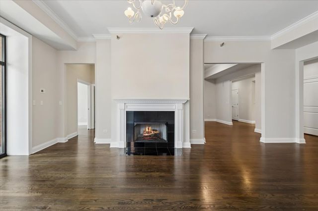 30 W ERIE Street 501, Chicago, IL 60654