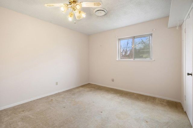 2204 Smith Ave, Taylor, TX 76574