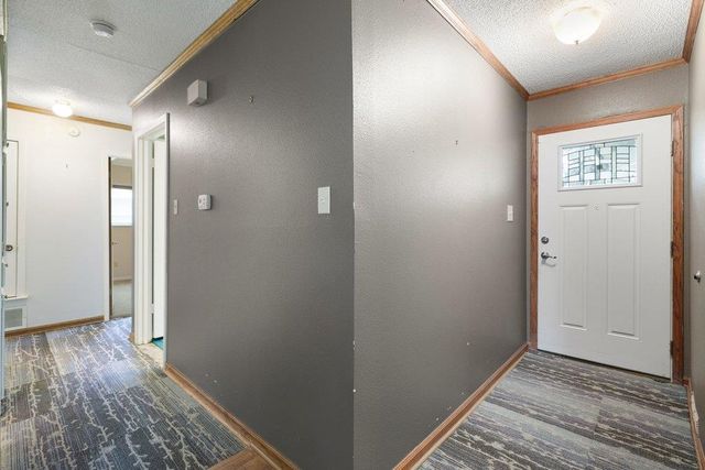 2204 Smith Ave, Taylor, TX 76574