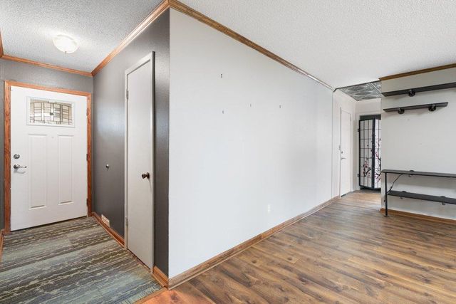 2204 Smith Ave, Taylor, TX 76574