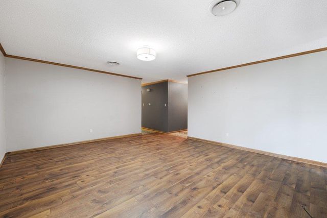 2204 Smith Ave, Taylor, TX 76574