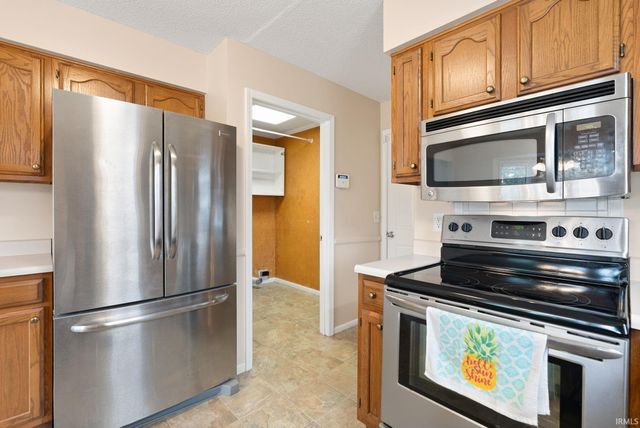 7316 Abington Drive, Fort Wayne, IN 46835