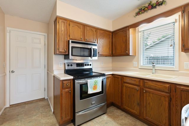 7316 Abington Drive, Fort Wayne, IN 46835