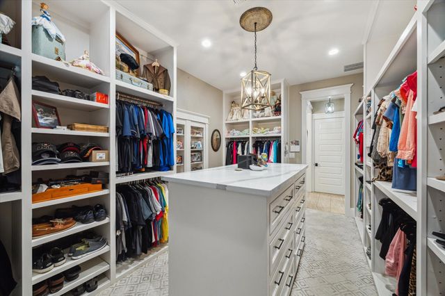 1255 Bronco Trail, Angleton, TX 77515