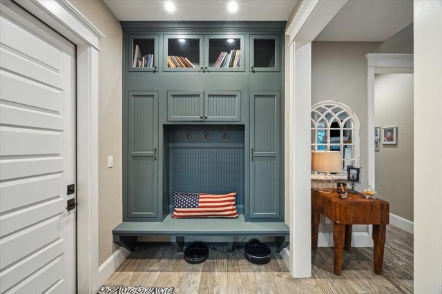 1255 Bronco Trail, Angleton, TX 77515