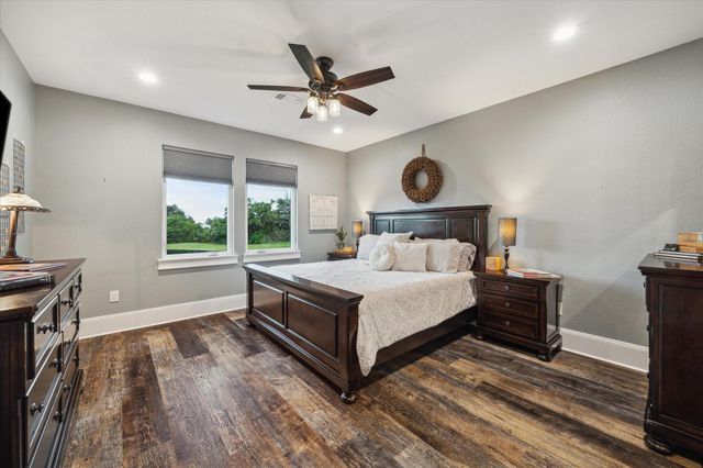 1255 Bronco Trail, Angleton, TX 77515