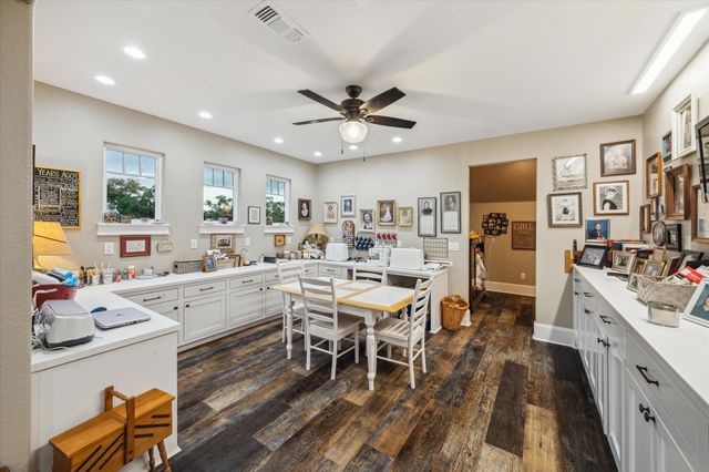 1255 Bronco Trail, Angleton, TX 77515