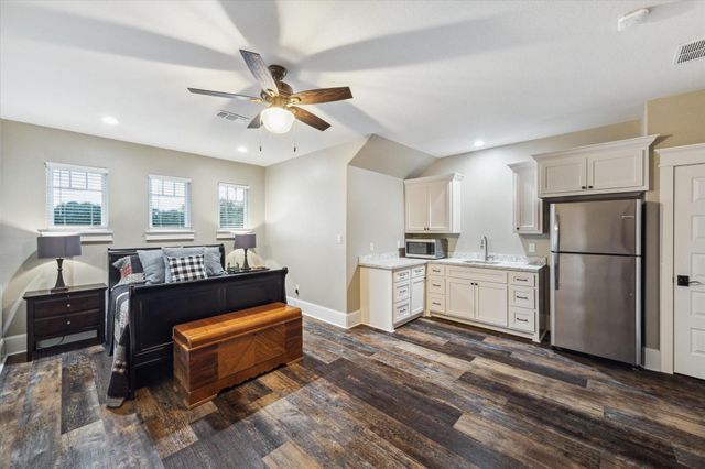 1255 Bronco Trail, Angleton, TX 77515