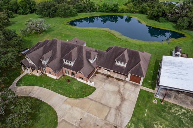 1255 Bronco Trail, Angleton, TX 77515