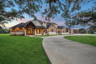 1255 Bronco Trail, Angleton, TX 77515