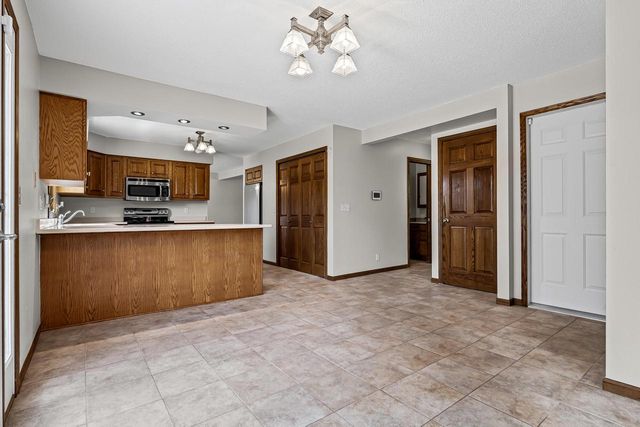 616 Grove STREET, Onalaska, WI 54650
