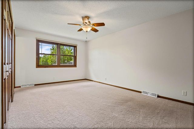 616 Grove STREET, Onalaska, WI 54650