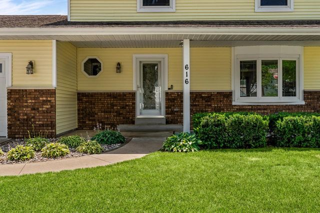 616 Grove STREET, Onalaska, WI 54650