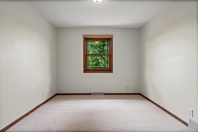 616 Grove STREET, Onalaska, WI 54650