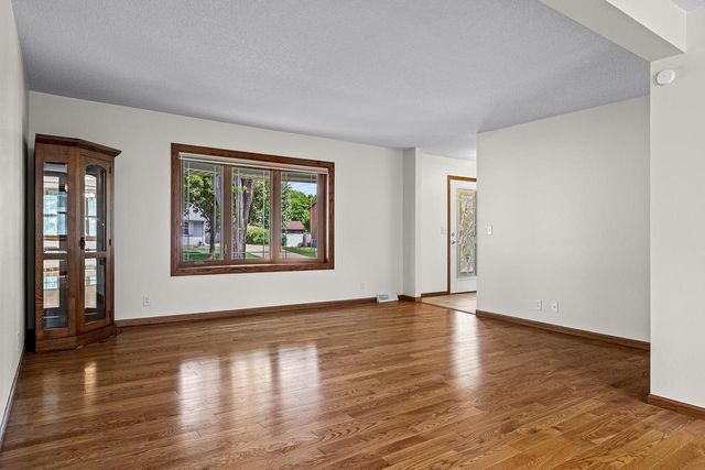 616 Grove STREET, Onalaska, WI 54650