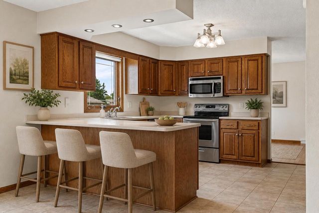 616 Grove STREET, Onalaska, WI 54650