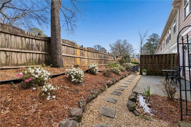 2838 Jordan Oaks Lane, Decatur, GA 30033