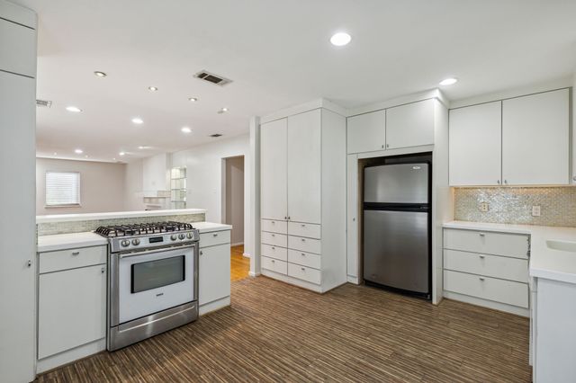 5102 W Mockingbird Lane, Dallas, TX 75209