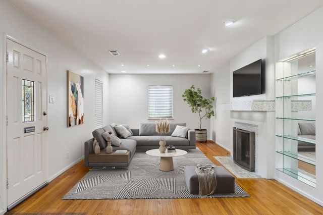 5102 W Mockingbird Lane, Dallas, TX 75209