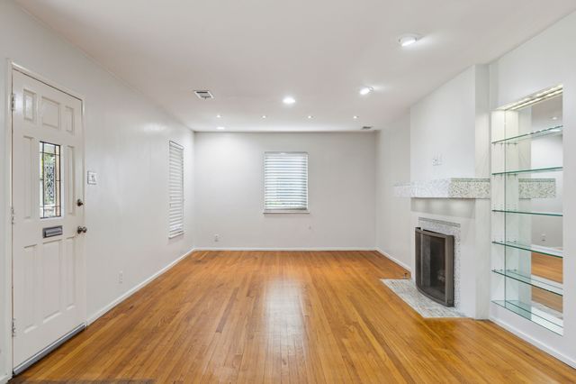 5102 W Mockingbird Lane, Dallas, TX 75209